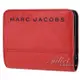 【全新現貨 補10個】茱麗葉精品 MARC JACOBS 馬克賈伯 壓印LOGO粒紋防刮扣式短夾.紅現金價$2,380