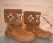 LOUIS VUITTON Snowdrop Shearling Boots Winter Logo Brown Flat 41 10.5 10 New Box