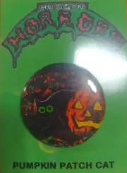 HUDSON HORRORS PUMPKIN PATCH CAT 2.5 IN PINBACK BUTTON, HALLOWEEN