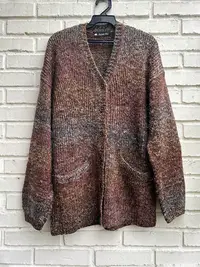 在飛比找Yahoo!奇摩拍賣優惠-ISABELLE WEN 溫慶珠 赭褐色織細亮片漸層針織外套