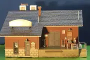 Chip's Ice House - Built & Ready - HO Scale - BR5028