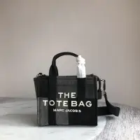 在飛比找Yahoo!奇摩拍賣優惠-MARC JACOBS- the traveler tote