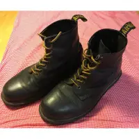 在飛比找蝦皮購物優惠-二手男鞋「Dr.Martens 英國馬汀大夫」男士短靴/皮鞋