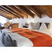 BaseCamp Hotel