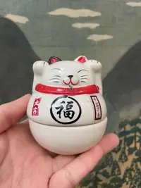 在飛比找樂天市場購物網優惠-日本不倒翁招財貓，招財貓置物擺飾，陶瓷招財貓