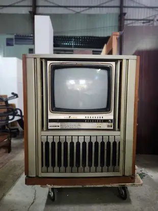 [閣樓二手傢俱] 台南二手家具閣樓 古董電視