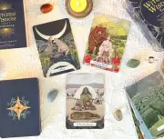 The Witches' Wisdom Tarot (Standard Edition): 78-Card Deck & 225-Page Guidebook