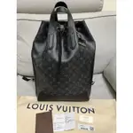 售全新 LV LOUIS VUITTON 貝克漢最愛 黑色印花男生後背包🎒