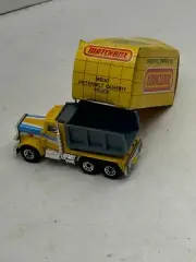 1983 MATCHBOX SUPERFAST MB30 PACE PETERBILT QUARRY DUMP TRUCK NEW IN DAMAGED BOX
