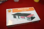 Bachmann 45154 HO Scale Plastic Ranch House Model Kit-New