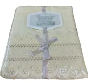 WAMSUTTA 2 PILLOWCASES SET COTTON CREAM EYELET SCALLOPED Trim Border