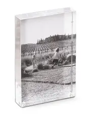 Bey-Berk 5x7in Chelsea Acrylic Picture Frame