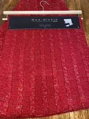 Red Chunky Cable Knit Table Runner With Gold Metallic 16 X 90 NEW Max Studio