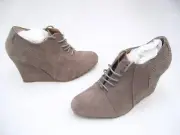 TONY BIANCO SHOES HEELS BEIGE SUEDE LACE UP ANKLE BOOTS DRESS SIZE 10 LYNX PARTY