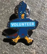 2006 MELBOURNE COMMONWEALTH GAMES - VOLUNTEER LAPEL BADGE in beautiful condition