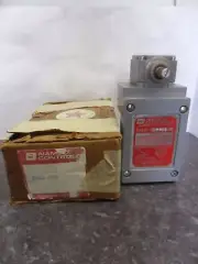New Namco Controls EA520-17701 Hazardous Location Limit Switch EA52017701 NIB