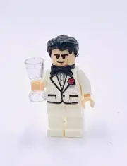 #R0067 - Batman (Bruce Wayne In White Tux)