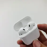 在飛比找蝦皮購物優惠-二手良品 台灣公司貨無線版 AirPods2 Airpods