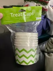 White & Green Zig Zag 6Pk Treat Cups 9 Fl oz. Party Supply New!!!