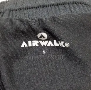 【全新】美國AIRWALK-邊緣弧形設計運動短褲 /女假兩件式鬆緊帶短褲