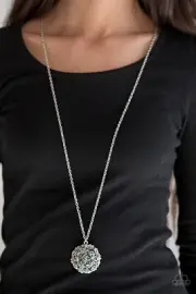 Paparazzi Necklace - Royal In Roses - Multi