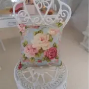 MINIATURE DOLLHOUSE 1:12 SCALE SMALL NURSERY FLOWER/FLORAL PILLOW - CUSC.010