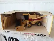 VINTAGE 1/32 1987 ERTL NEW HOLLAND COMBINE W/ 2 HEADS DIECAST NIB
