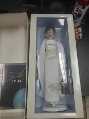 The Jackie Doll Jacqueline Kennedy White Gown Doll Collectible Franklin Mint NIB