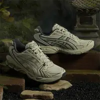 在飛比找PChome24h購物優惠-ASICS 慢跑鞋 GEL-KAYANO 14 米灰綠 復古