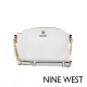 【NINE WEST】SIERA 弧型斜背包-LOGO白(540969)