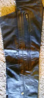 NEW MENS VENTED THIGH BLACK LEATHER MOTORCYCLE CHAPS size SMALL CLOSEOUT
