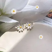 925 Sterling Silver Enamel Daisy Earrings 1 Pair - Threader Earring - Short - One Size
