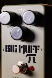 Electro-Harmonix Green Russian Big Muff Distortion/Sustainer