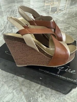 NIB Women’s Sam Edelman Boutique Wedges Size 7.5 Camel And Gold