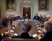 BARACK OBAMA MEETS WITH COMBATANT COMMANDERS IN 2009 - 8X10 PHOTO (ZY-397)