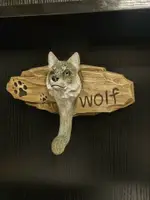 【現貨一個】天羽工藝木雕手工作品，寫實動物風格狼，狼衣帽掛鉤