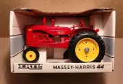1988 Unopened Ertl 1/16 Scale Massey-Harris 44 #1609