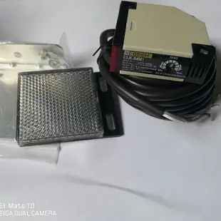 滬工反射式光電開關E3JK-R4M1 DS30M1傳感器 AC220V DC24V DC12V