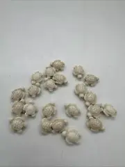 22 Natural Antique Ivory Colored Synthetic Magnesite 18mm Sea Turtle Stone Beads