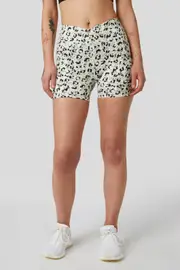 Astro Yoga Short
