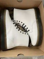 DR. MARTENS-Zavala White Combat Boots Leather Women’s Size 10