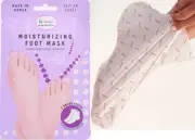 le mini macaron Moisturizing Foot Mask In Lavender,2 SOCKS PER PACK NEW
