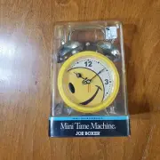 VINTAGE Joe Boxer SMILEY FACE ALARM CLOCK NOS