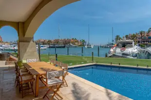 托雷加迪亞羅的3臥室公寓 - 175平方公尺/3間專用衛浴Sotogrande Marina 3 Br Apartment with Private Pool