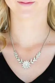 Paparazzi Jewelry GARDEN GLAMOUR WHITE Necklace Set