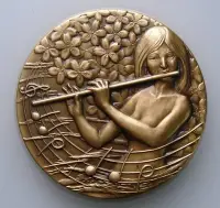 在飛比找Yahoo!奇摩拍賣優惠-日本造幣局 櫻花之道 紀念大銅章 吹笛的 音樂賞櫻少女