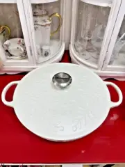 Le Creuset Marmite Olive Branch Relief 28cm 11in 5 1/4qt Soup Pot White from JPN