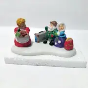 Department 56 North Pole Series Welcome to Nettie's B & B 2004 NEW
