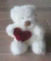 CBOT Bear Hugs Plush RUSS BERRIE VINTAGE 7091 Teddy Bear holding heart
