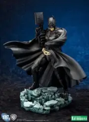 Kotobukiya ARTFX + DC Christian Bale Batman The Dark Knight Rises 1:6 PVC Statue